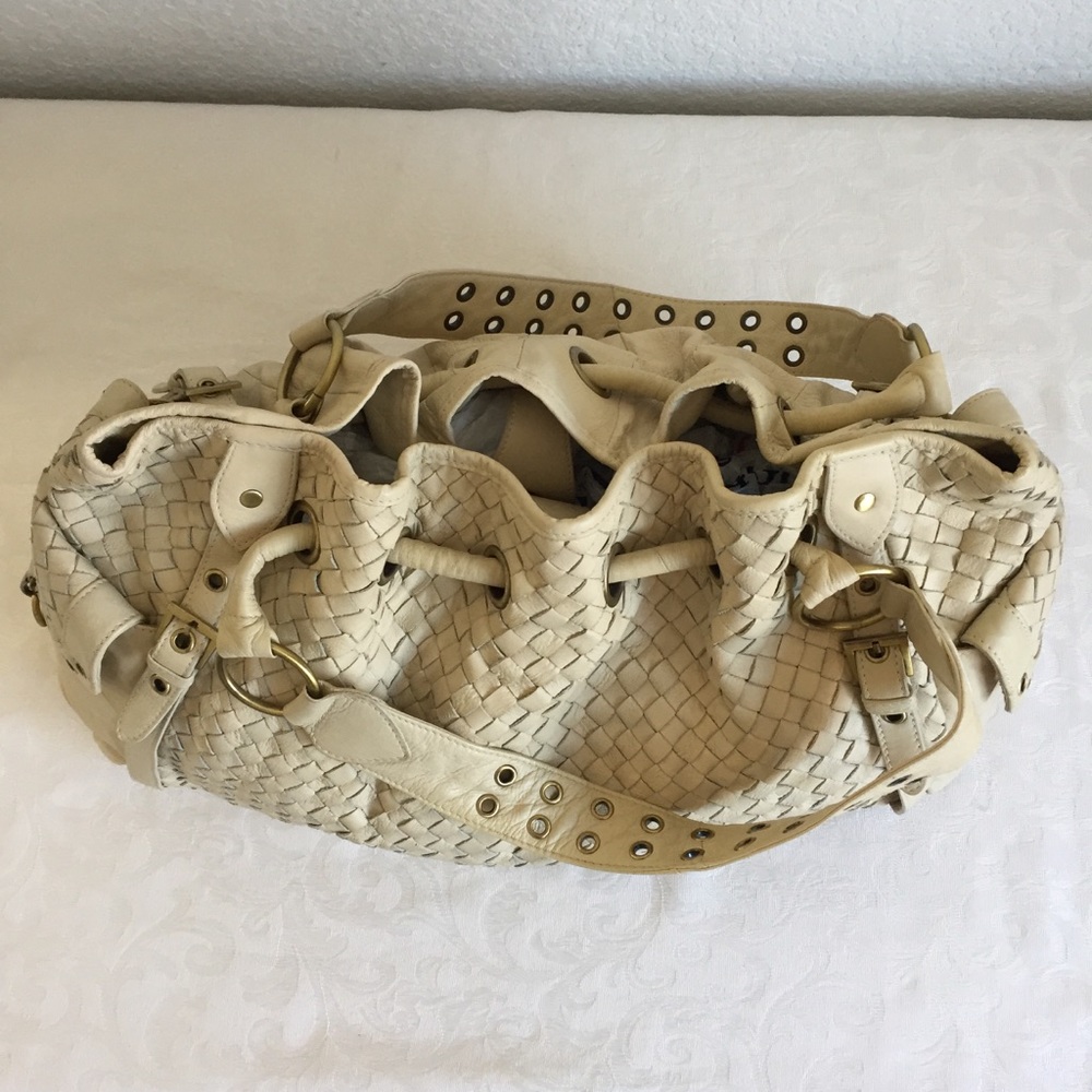 Ivory leather woven grommets bag - Picture 6 of 8